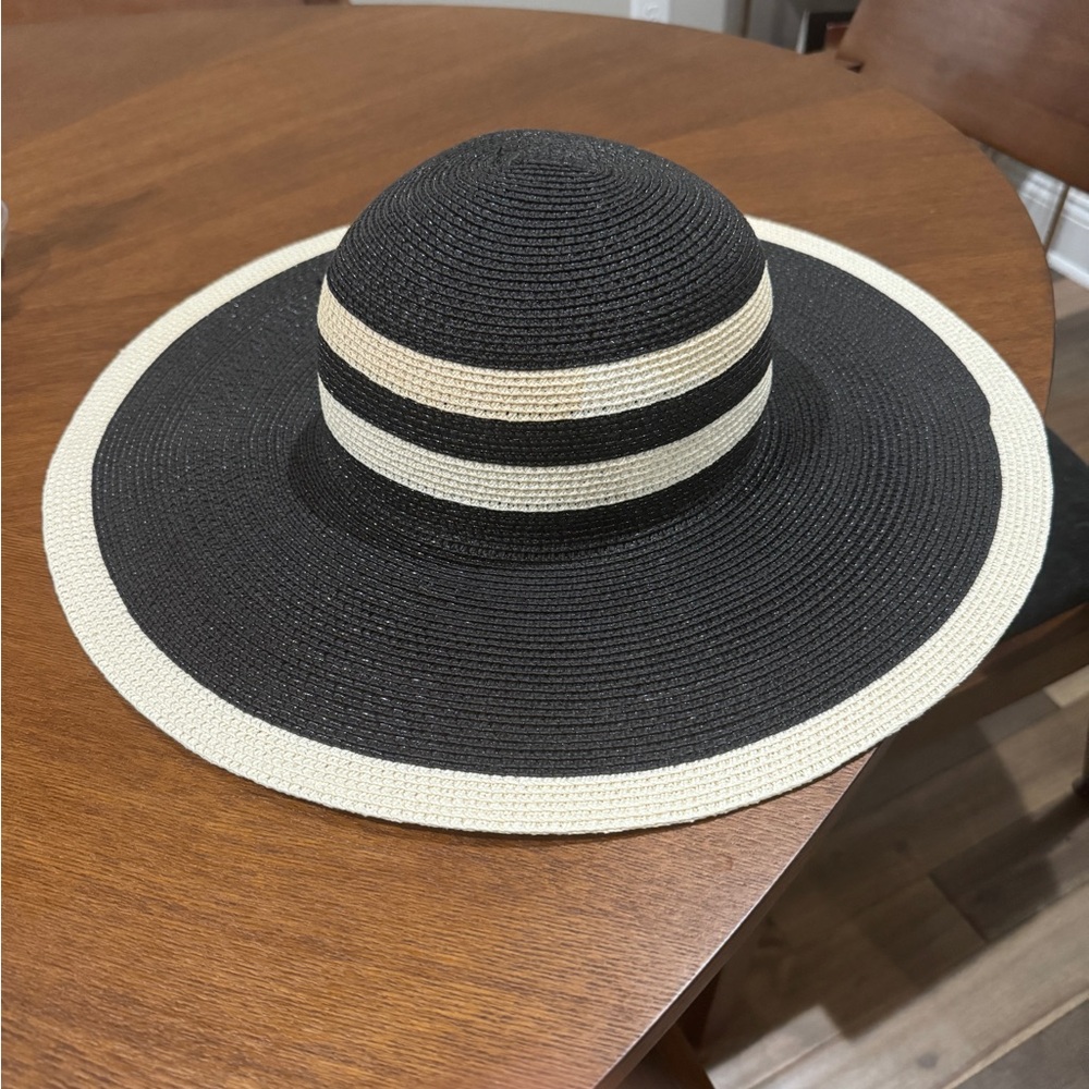 Chic Black and White Wide Brim Sun Hat